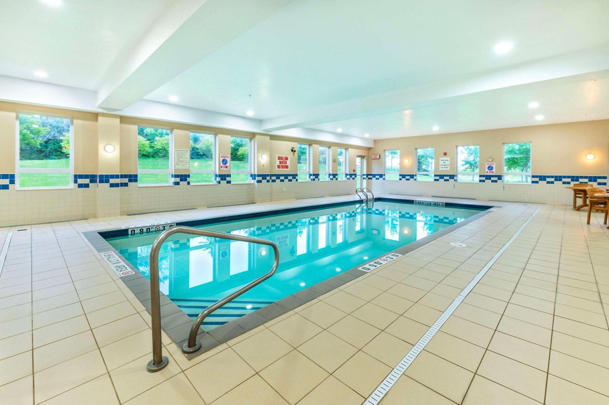 Comfort Inn & Suites Kincardine Extérieur photo